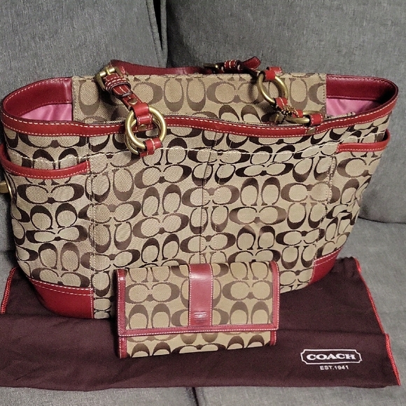 Coach Handbags - Coach Signature Gallery Tote with Matching Wallet